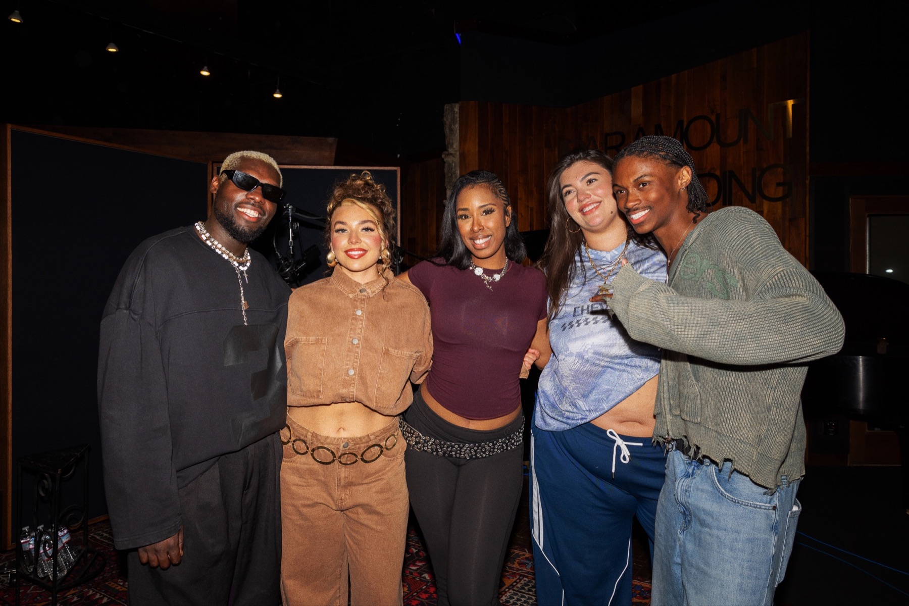 Five BLANC SESSIONS participants together in the studio